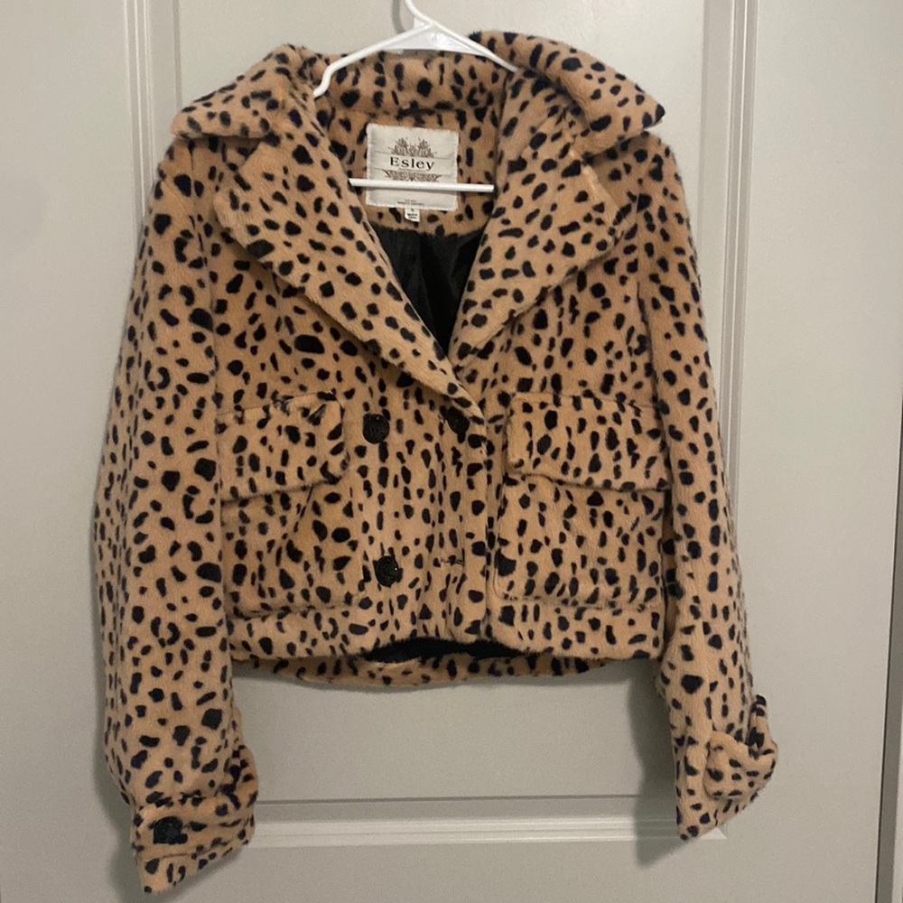 Esley Leopard faux fur coat.
